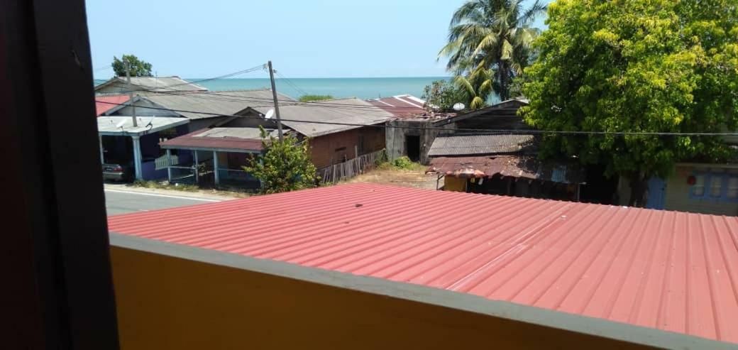 Rumah Hentian Ayah Kampung Kuala Besut Eksteriør billede